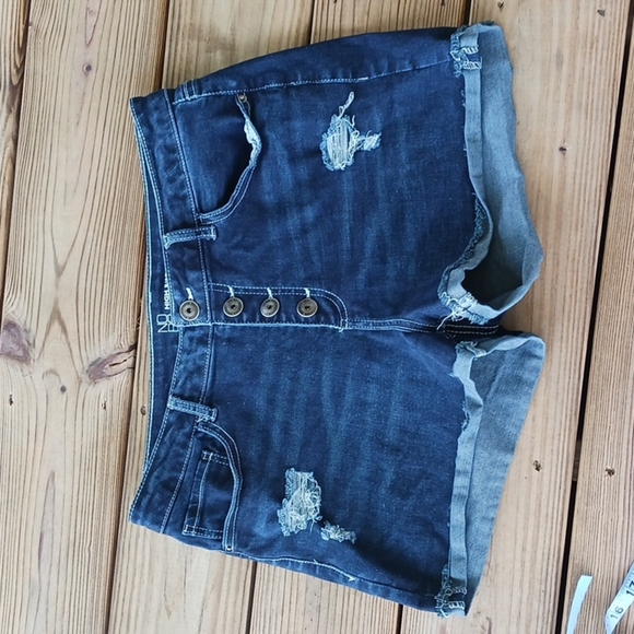 NO Boundaries high rise distressed stretch shorts size 15 - Picture 1 of 11